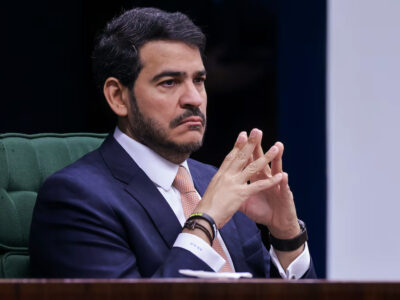 Messias cobra retidão de juízes em sabatina apertada