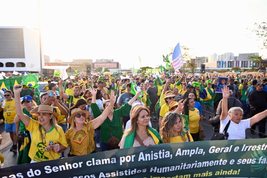 Presos do 8/1 esperam redução de pena com PL da dosimetria