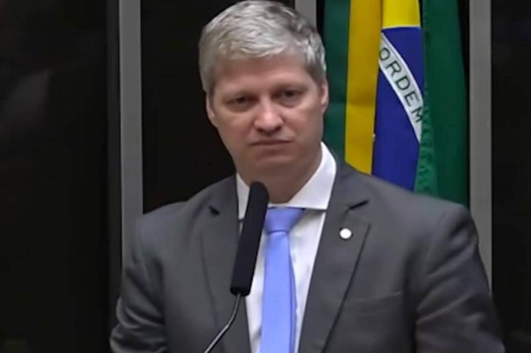 Deputado do Novo pede processo contra general por intimidação