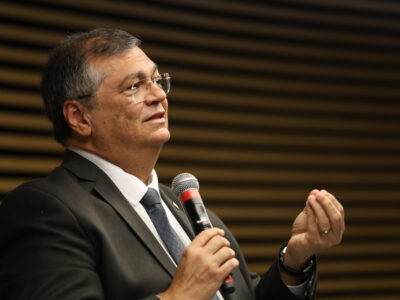 Dino critica autocontenção e defende STF: "Não somos inimigo do Brasil