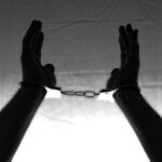 Homem é preso suspeito de matar o próprio pai idoso a pauladas em Goiás