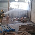 Incêndio em galpão em Ceilândia é controlado sem vítimas