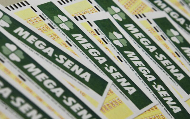 Mega-Sena acumula e prêmio sobe para R$ 10 milhões
