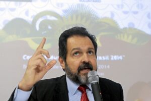 PT fecha chapa em Brasília e Agnelo concorre a deputado