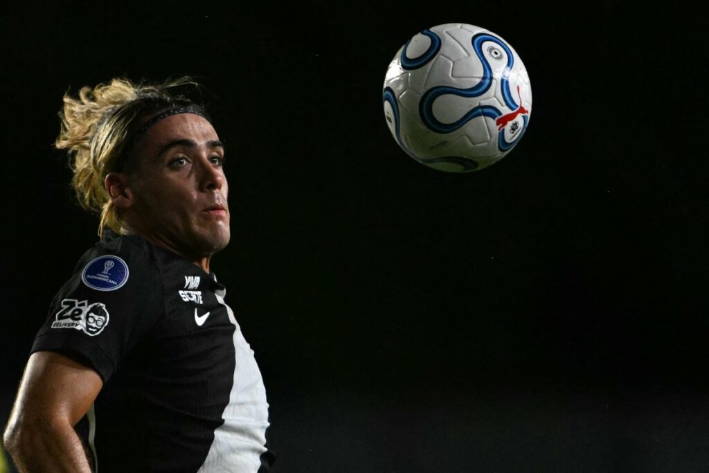 Vasco 0x3 Bragantino: torcida xinga e atinge Renato Gaúcho com copos