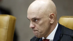 Datafolha: 59% desaprovam veto de Moraes a visita de Flávio a Bolsonaro