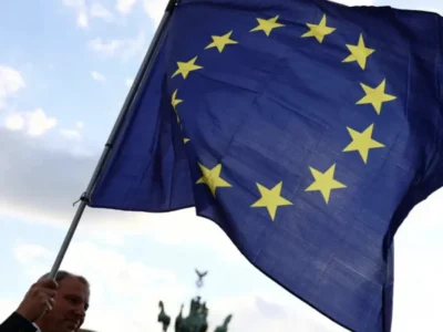 UE enfrenta crise migratória e ofensiva da ultradireita