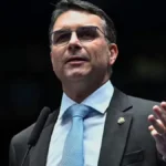Flávio Bolsonaro: campanha sofre 'guerra psicológica