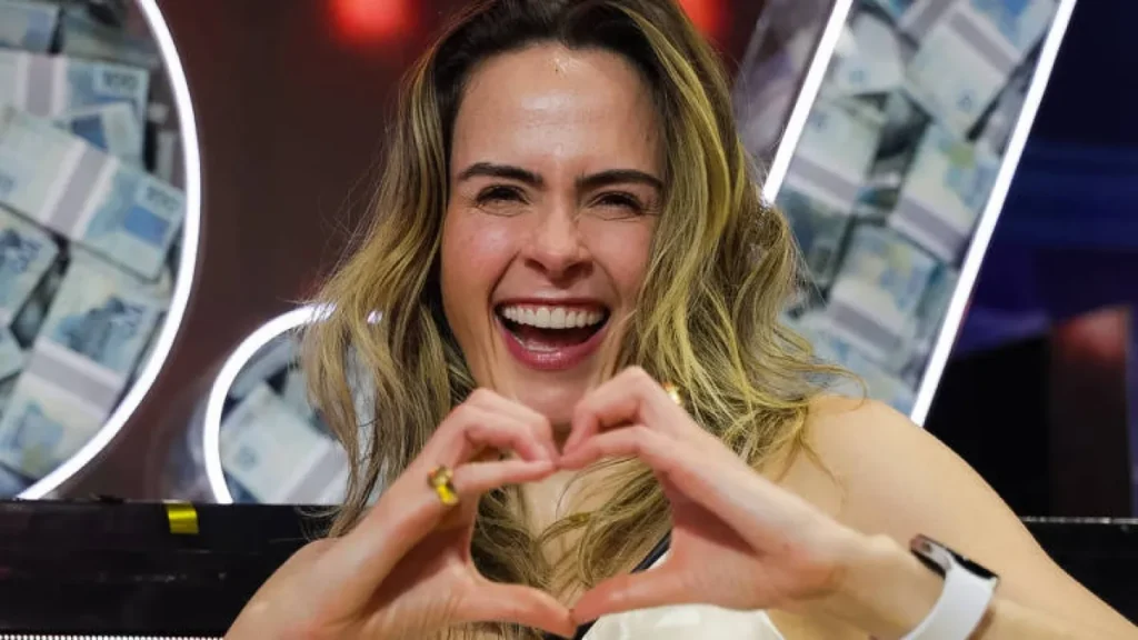 Ana Paula Renault atrai fãs eufóricos no SP2B